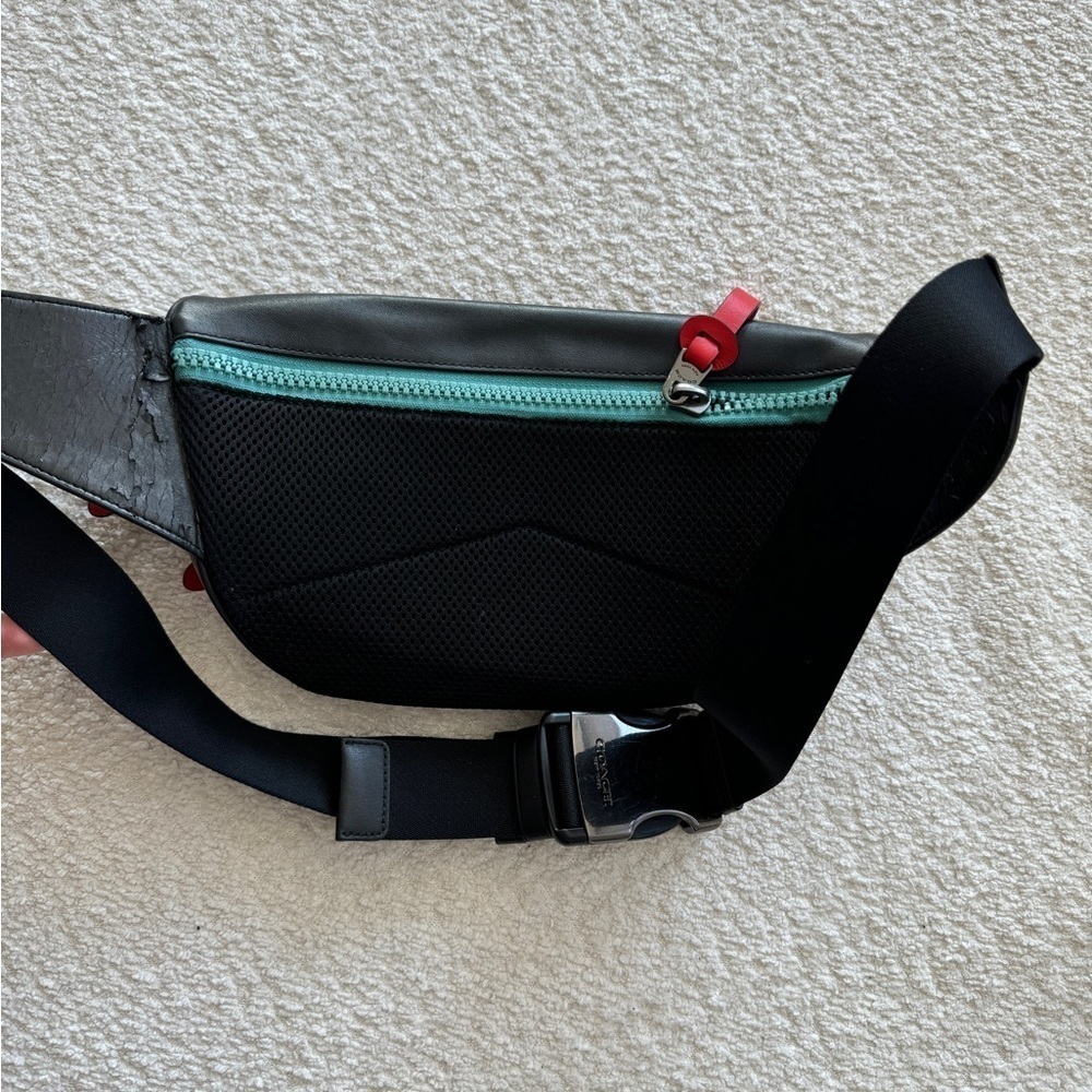 COACH Brown Belt Sling Bag Mens Unisex - Picture 4 of 8